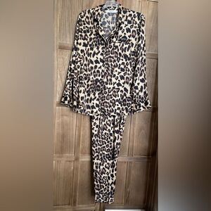 Women’s Leopard Pajamas..